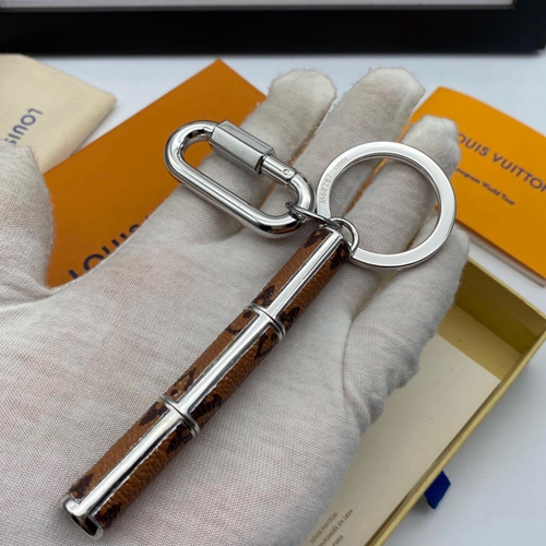 ブランドキーホルダー背面デザイン